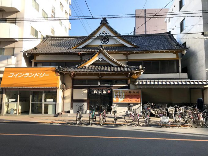 鶴の湯 台東区 浅草駅 前編 浅草っ子もつい長湯する格別な居心地 外はレトロ 内はハイスペックな下町の快適銭湯 公式 東京銭湯 東京都浴場組合